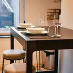 Urbanchic Cosy 1b